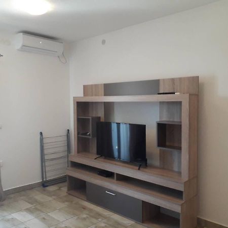 Apartmani Viza Рисан Екстериор снимка