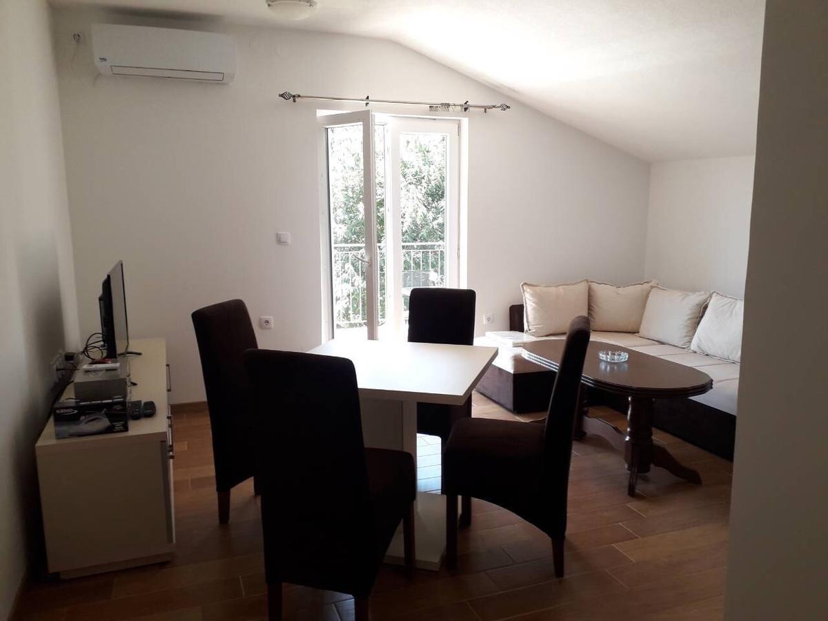 Apartmani Viza Рисан Екстериор снимка