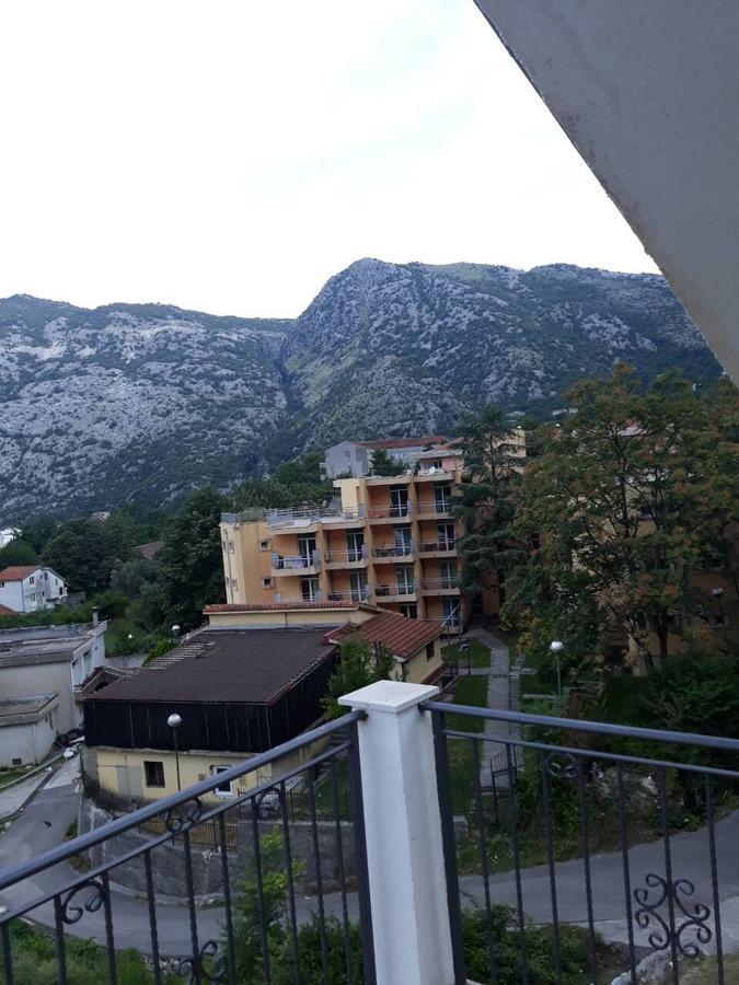 Apartmani Viza Рисан Екстериор снимка