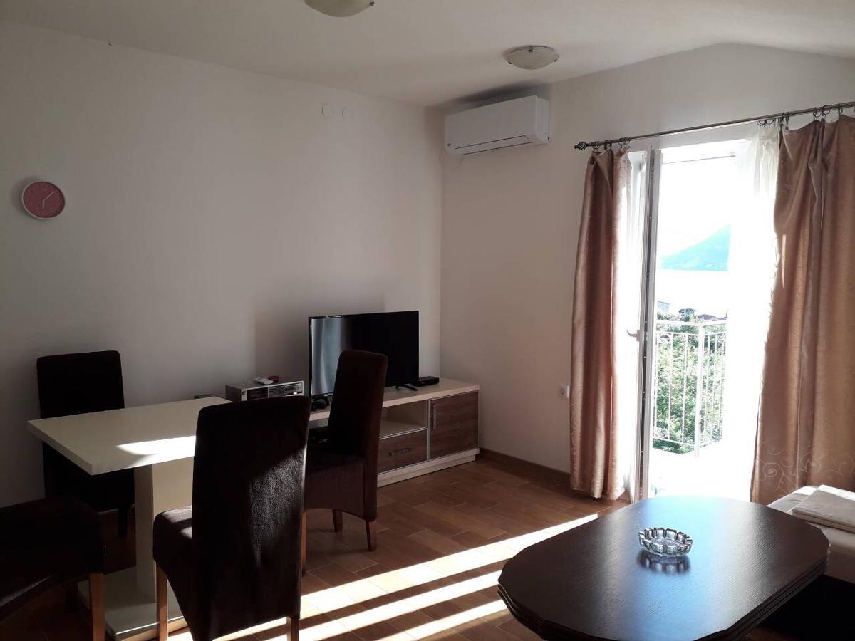 Apartmani Viza Рисан Екстериор снимка