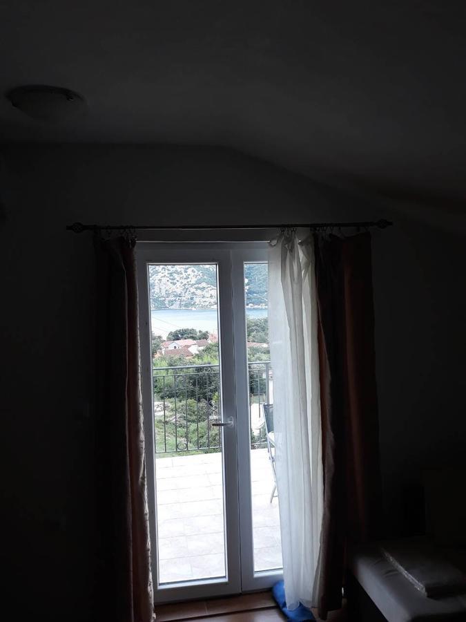 Apartmani Viza Рисан Екстериор снимка