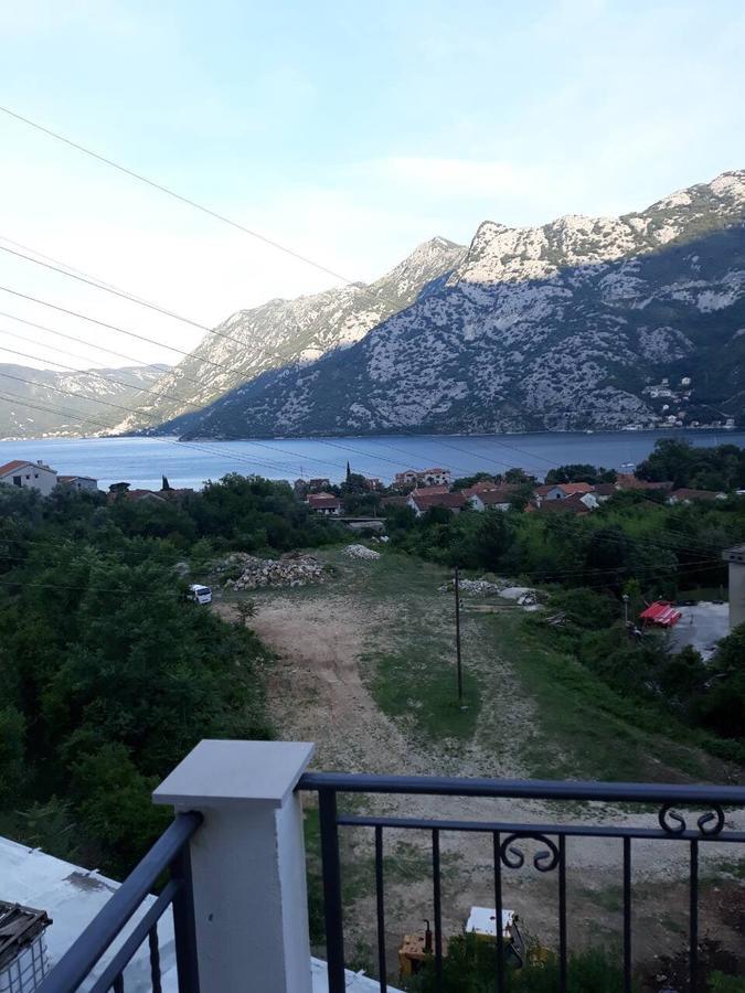 Apartmani Viza Рисан Екстериор снимка