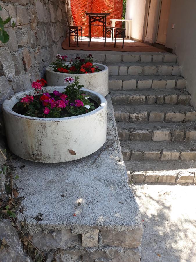 Apartmani Viza Рисан Екстериор снимка